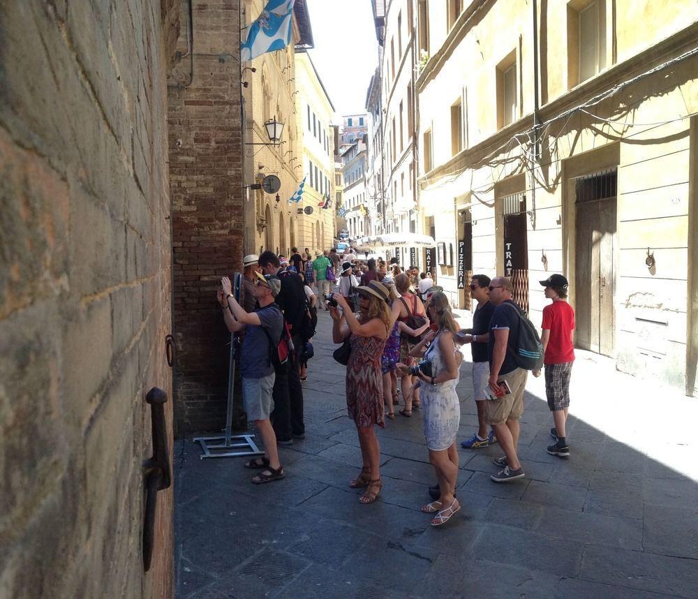 Bed and Breakfast Palazzo Masi Siena Exterior foto